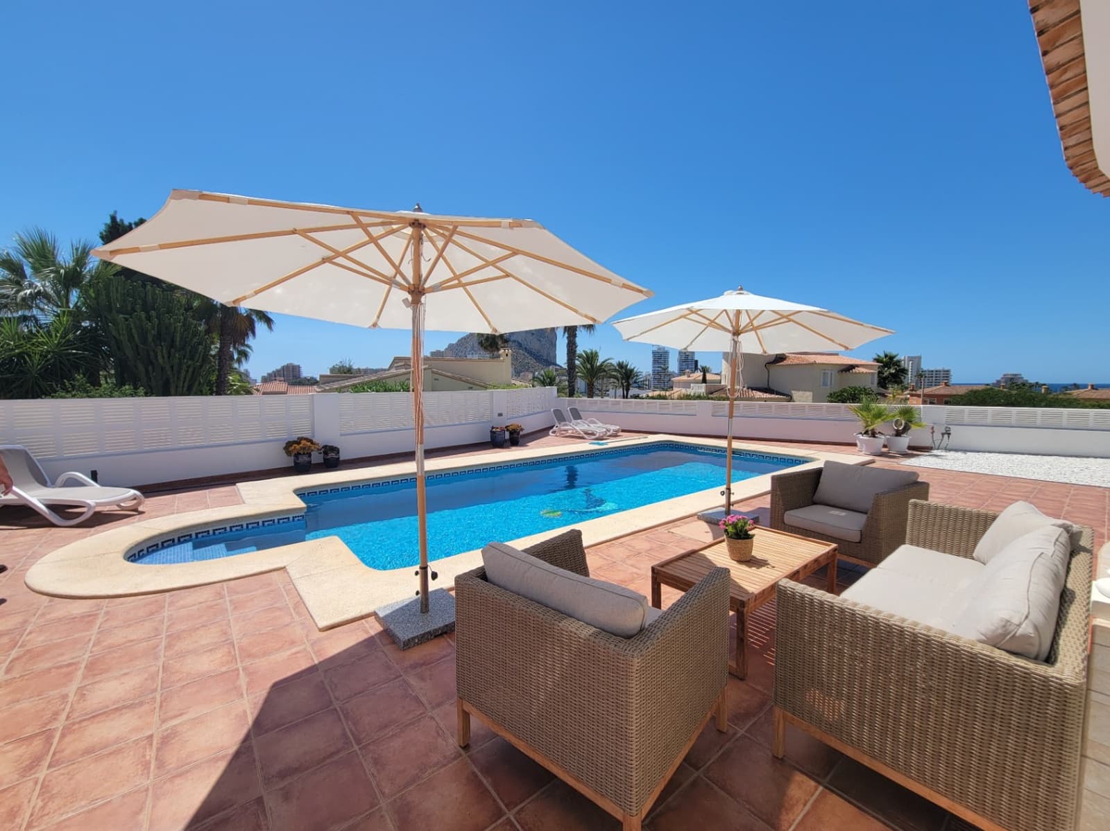 4 bedroom Villa for sale in Calpe / Calp with garage - € 995,000 (Ref: 9405894)