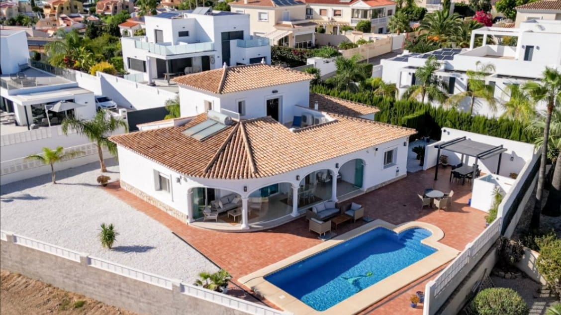 4 quarto Moradia para venda em Calpe / Calp com piscina garagem - 995 000 € (Ref: 9405894)