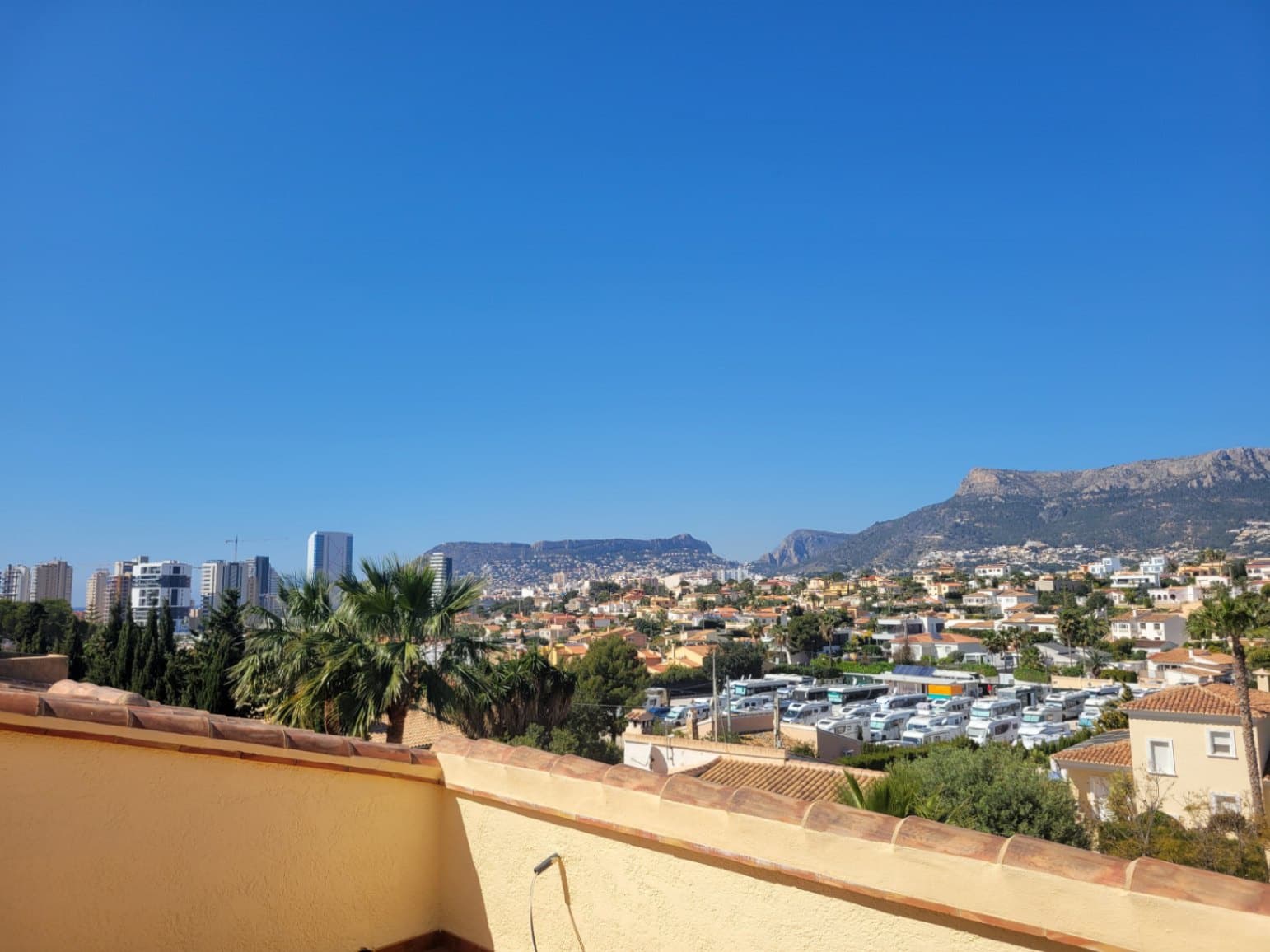 4 bedroom Villa for sale in Calpe / Calp with pool garage - € 799,000 (Ref: 9734015)