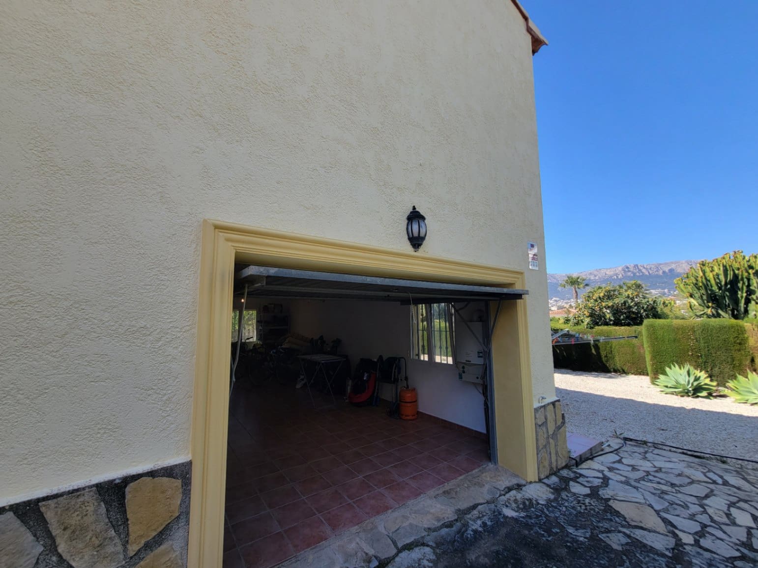 4 bedroom Villa for sale in Calpe / Calp with pool garage - € 799,000 (Ref: 9734015)