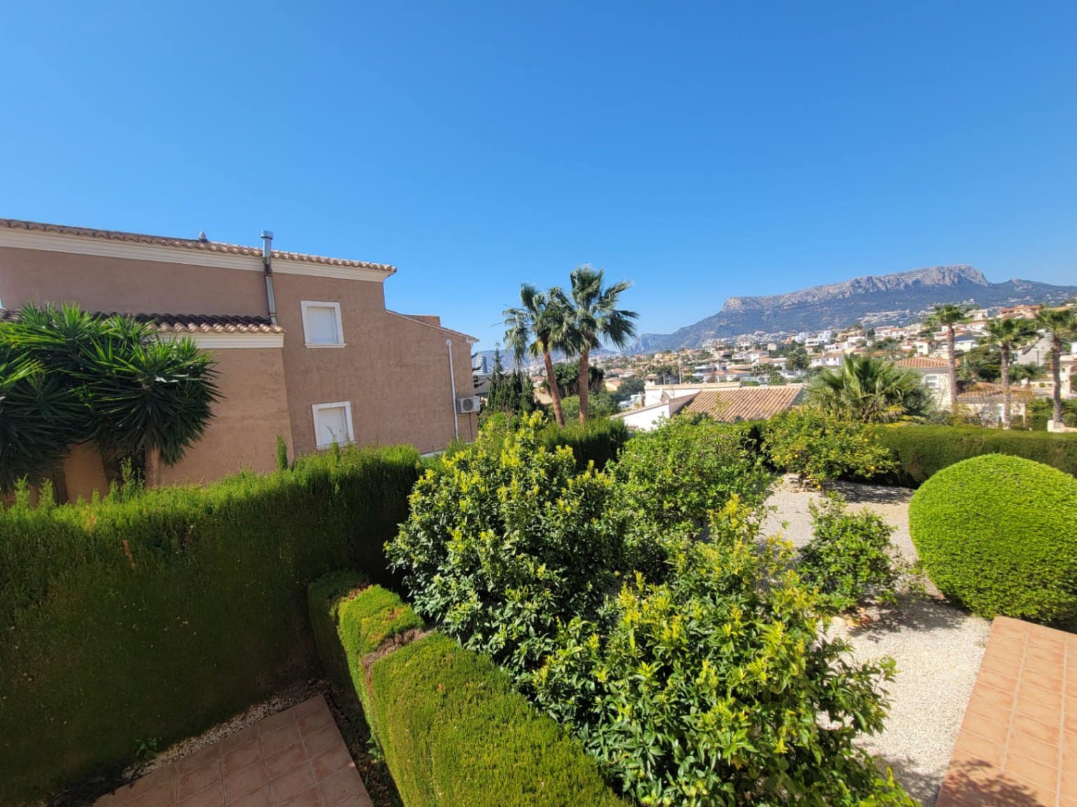 4 bedroom Villa for sale in Calpe / Calp with pool garage - € 799,000 (Ref: 9734015)