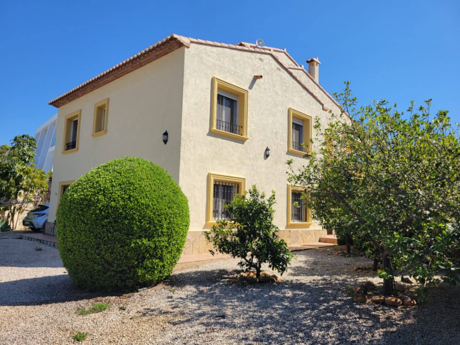5 bedroom Villa for sale in Calpe / Calp with pool garage - € 799,000 (Ref: 9734015)