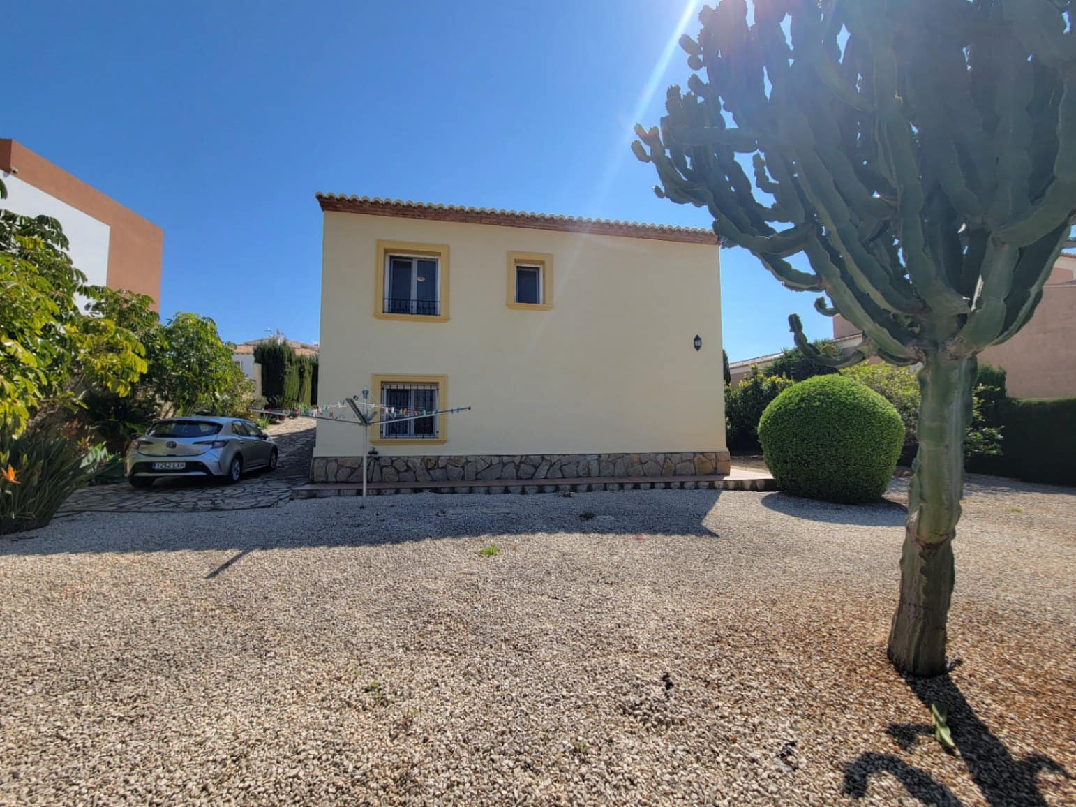 5 bedroom Villa for sale in Calpe / Calp with pool garage - € 799,000 (Ref: 9734015)