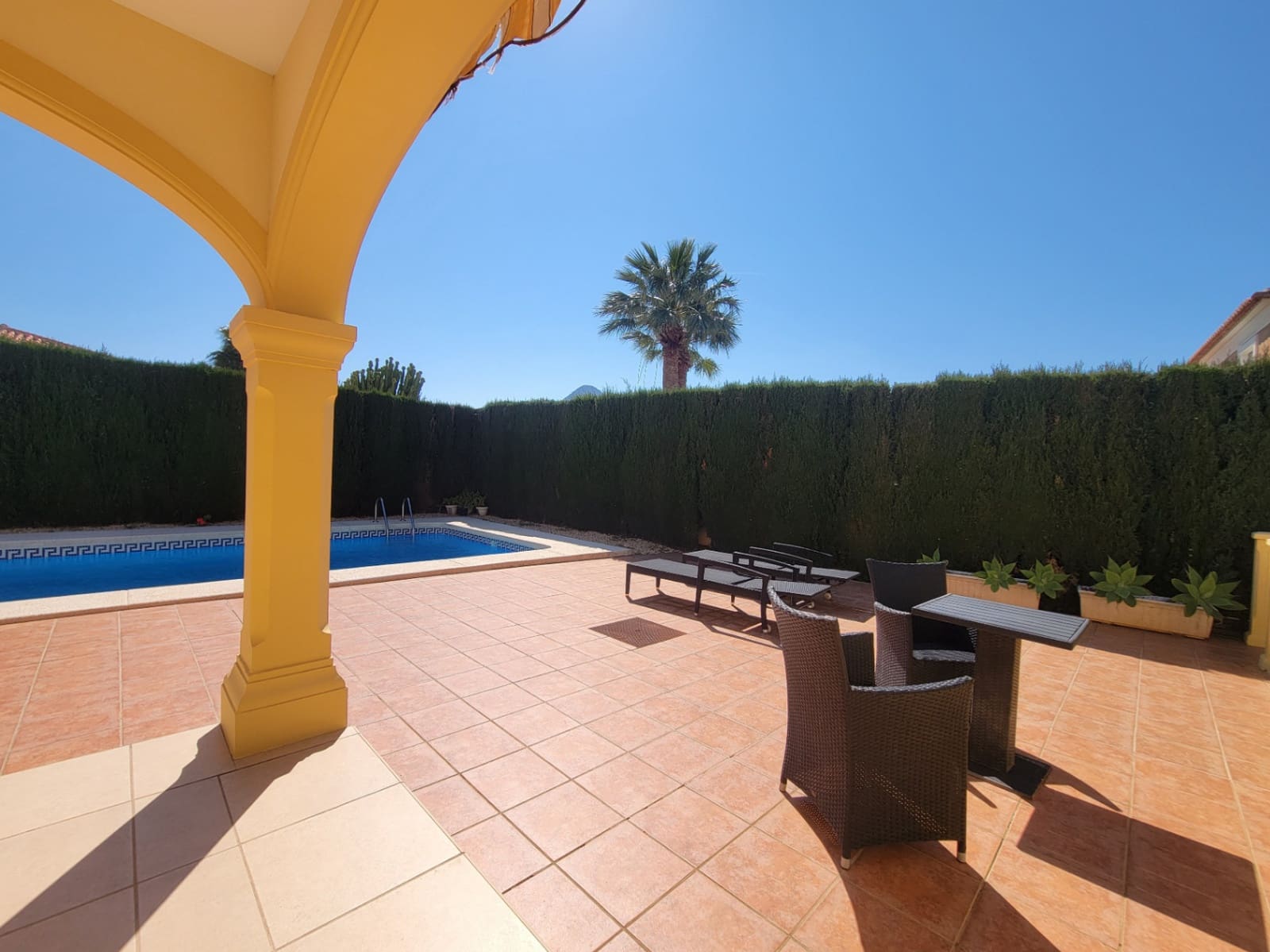 5 bedroom Villa for sale in Calpe / Calp with pool garage - € 799,000 (Ref: 9734015)
