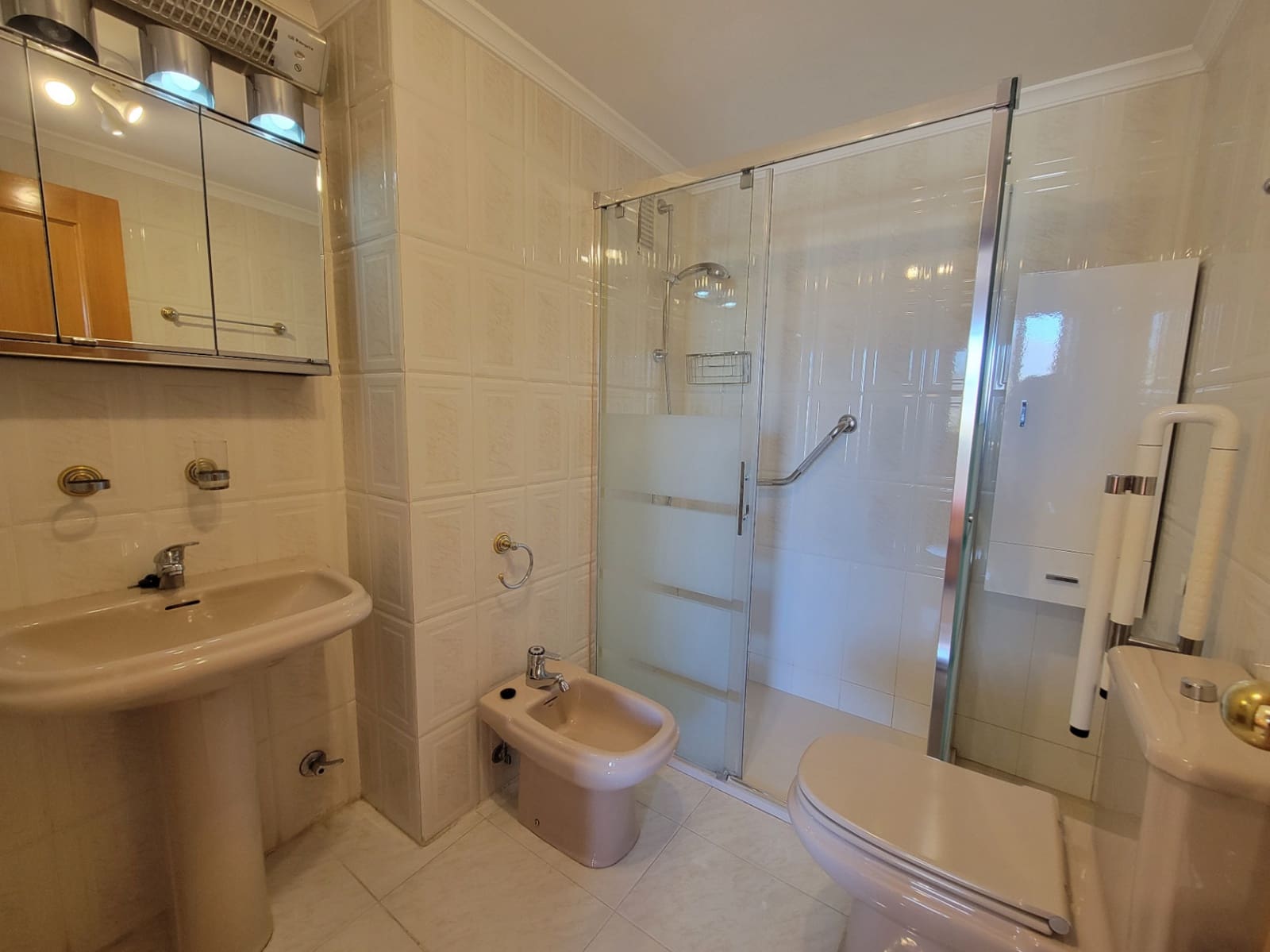2 makuuhuone Huoneisto myytävänä paikassa Calpe / Calp mukana uima-altaan - 345 000 € (Ref: 9941556)