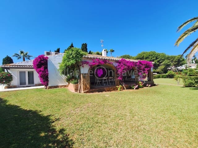 4 bedroom Villa for rent in Cap Martí - El Tossalet - Pinomar, Javea / Xàbia with pool - € 2,200 (Ref: 10158176)