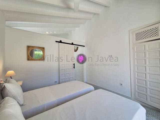 4 bedroom Villa for rent in Cap Martí - El Tossalet - Pinomar, Javea / Xàbia with pool - € 2,200 (Ref: 10158176)