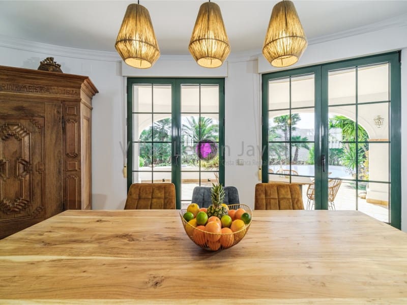 4 bedroom Villa for holiday rental in Javea / Xabia with pool - € 2,075 (Ref: 9605285)