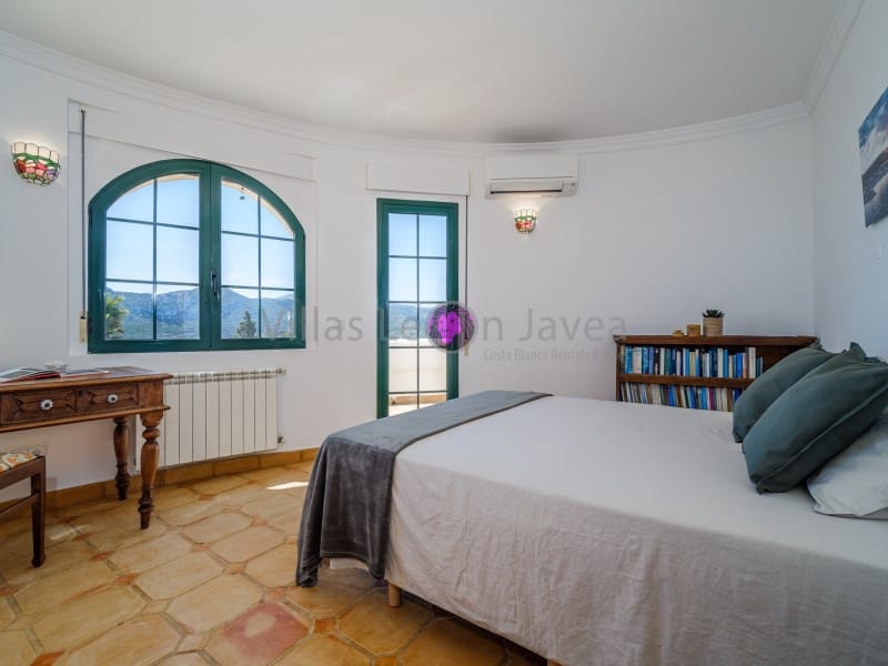 4 bedroom Villa for holiday rental in Javea / Xabia with pool - € 2,075 (Ref: 9605285)