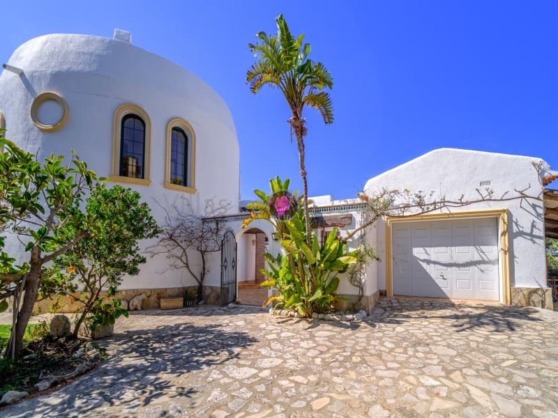 4 bedroom Villa for holiday rental in Javea / Xabia with pool - € 2,075 (Ref: 9605285)