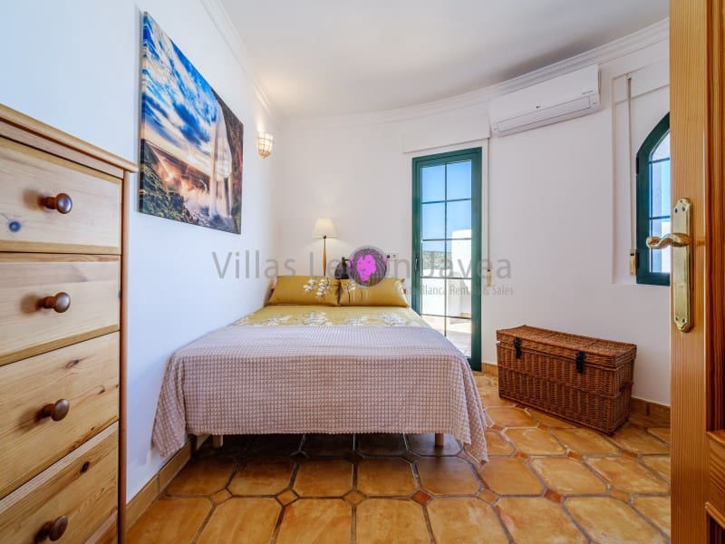 4 bedroom Villa for holiday rental in Javea / Xabia with pool - € 2,075 (Ref: 9605285)