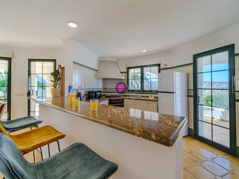 4 bedroom Villa for holiday rental in Javea / Xabia with pool - € 2,075 (Ref: 9605285)