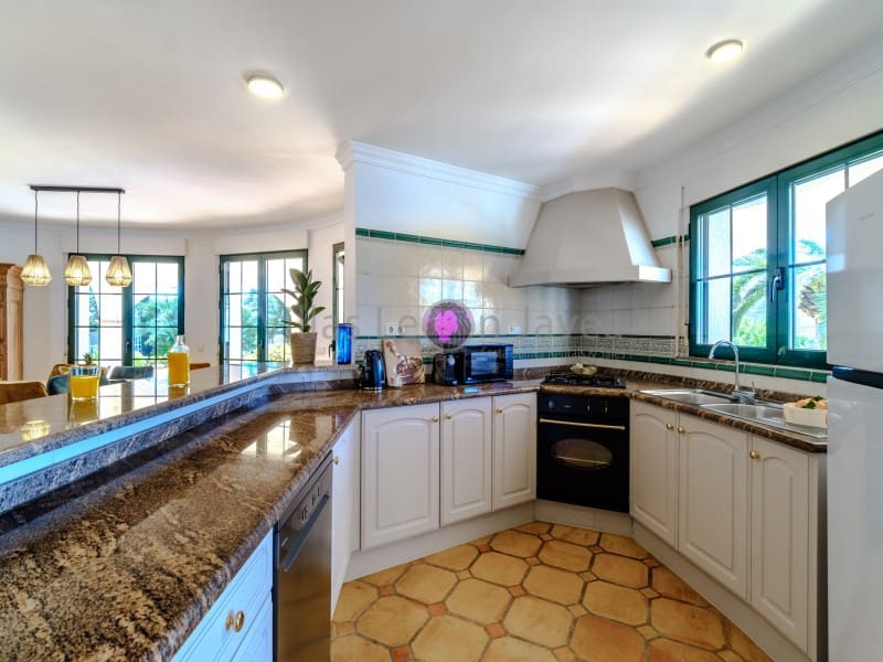 4 bedroom Villa for holiday rental in Javea / Xabia with pool - € 2,075 (Ref: 9605285)