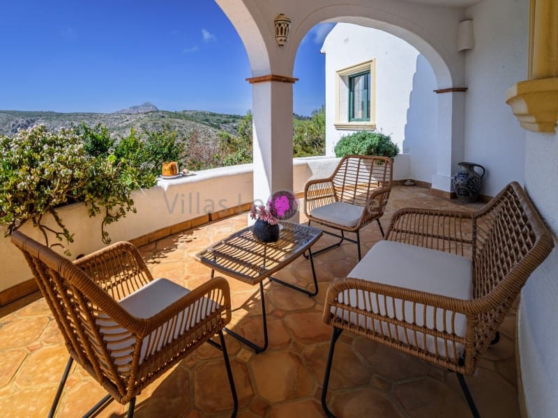 4 bedroom Villa for holiday rental in Javea / Xabia with pool - € 2,075 (Ref: 9605285)