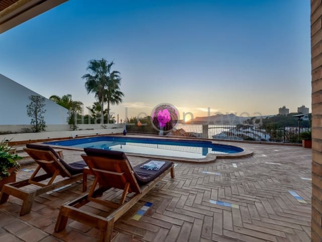 4 makuuhuone Huvila myytävänä paikassa El Portet - Pla de Mar, Teulada-Moraira mukana 
autotalli - 2 950 000 € (Ref: 9605290)