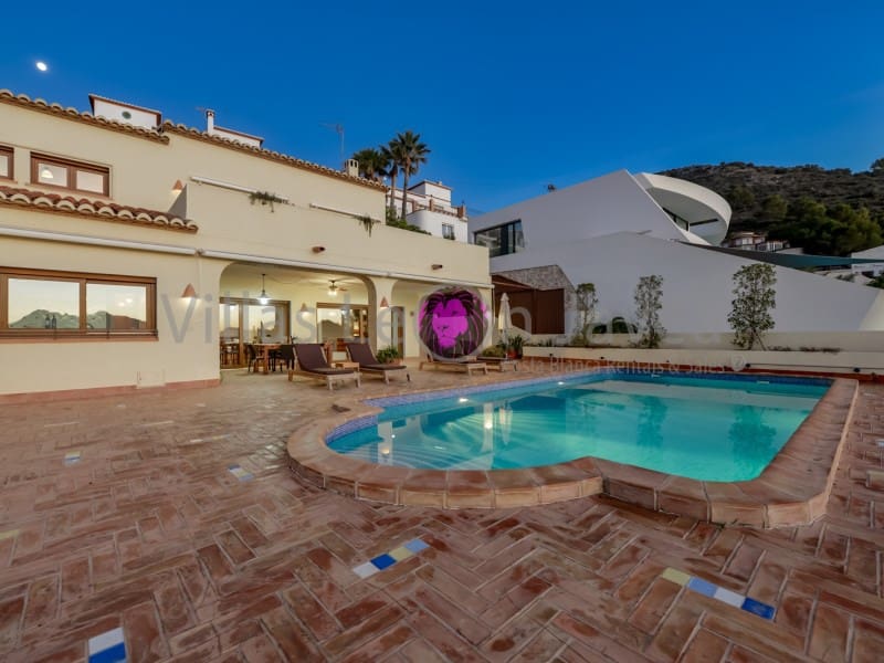 4 makuuhuone Huvila myytävänä paikassa Moraira mukana 
autotalli - 2 950 000 € (Ref: 9605290)