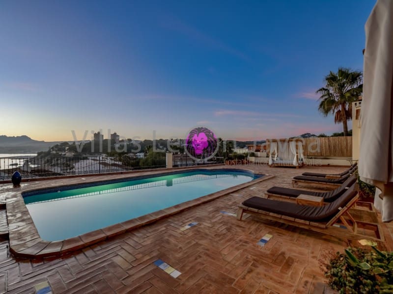 4 makuuhuone Huvila myytävänä paikassa Moraira mukana 
autotalli - 2 950 000 € (Ref: 9605290)