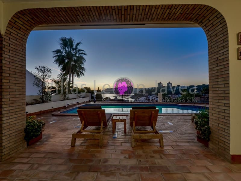 4 makuuhuone Huvila myytävänä paikassa Moraira mukana 
autotalli - 2 950 000 € (Ref: 9605290)