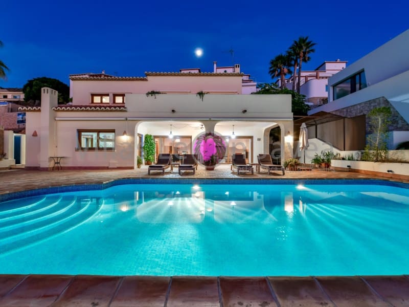 4 makuuhuone Huvila myytävänä paikassa Moraira mukana 
autotalli - 2 950 000 € (Ref: 9605290)