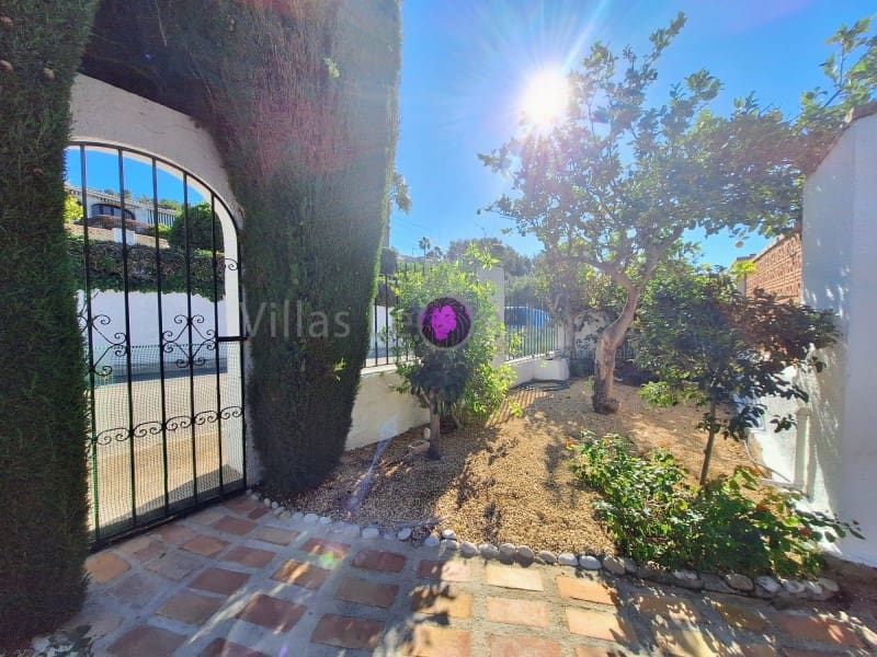 4 Zimmer Doppelhaus zu verkaufen in Javea / Xabia mit Pool Garage - 650.000 € (Ref: 9605291)