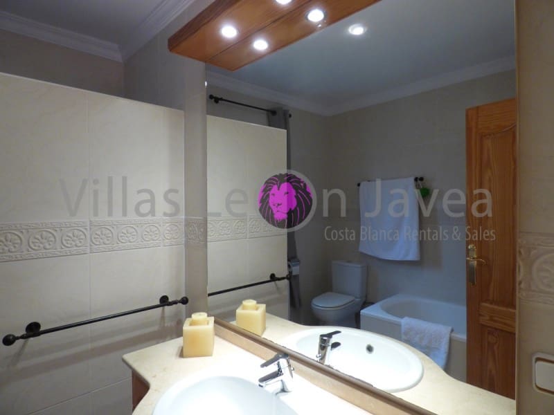 3 slaapkamer Villa te huur in Javea / Xabia met garage - € 1.750 (Ref: 9605293)