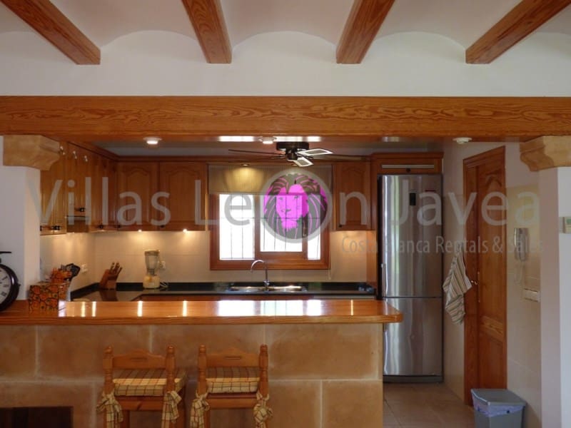 3 slaapkamer Villa te huur in Javea / Xabia met garage - € 1.750 (Ref: 9605293)