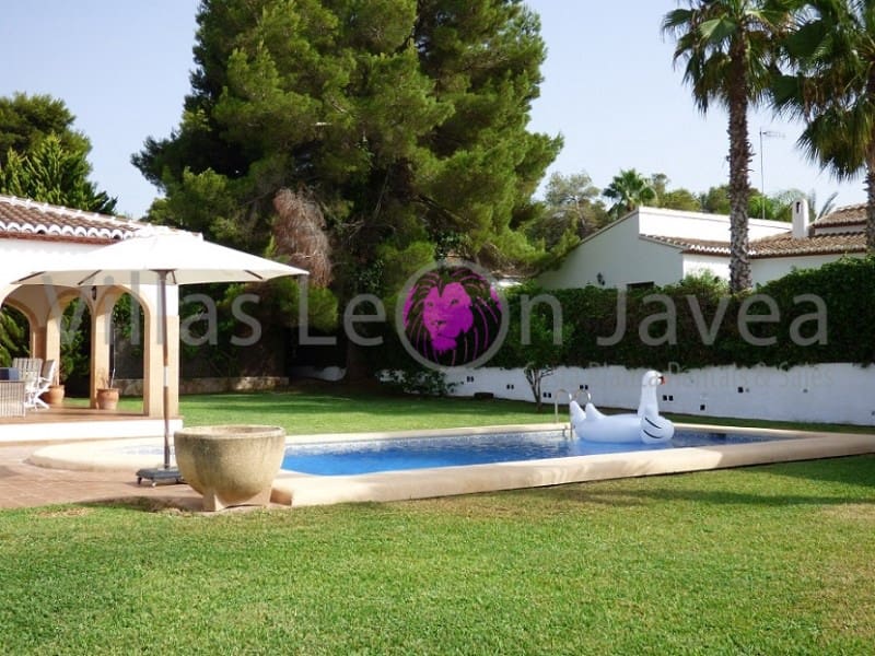 3 slaapkamer Villa te huur in Javea / Xabia met garage - € 1.750 (Ref: 9605293)