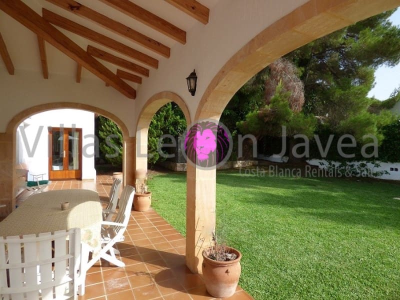 3 slaapkamer Villa te huur in Javea / Xabia met garage - € 1.750 (Ref: 9605293)