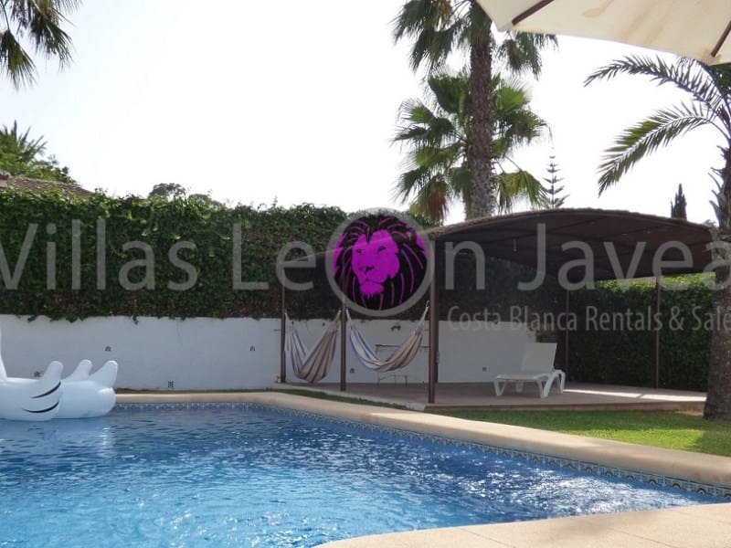 3 slaapkamer Villa te huur in Javea / Xabia met garage - € 1.750 (Ref: 9605293)