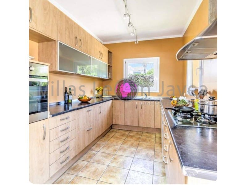 4 Zimmer Villa zu verkaufen in Javea / Xabia mit Pool Garage - 685.000 € (Ref: 9605294)