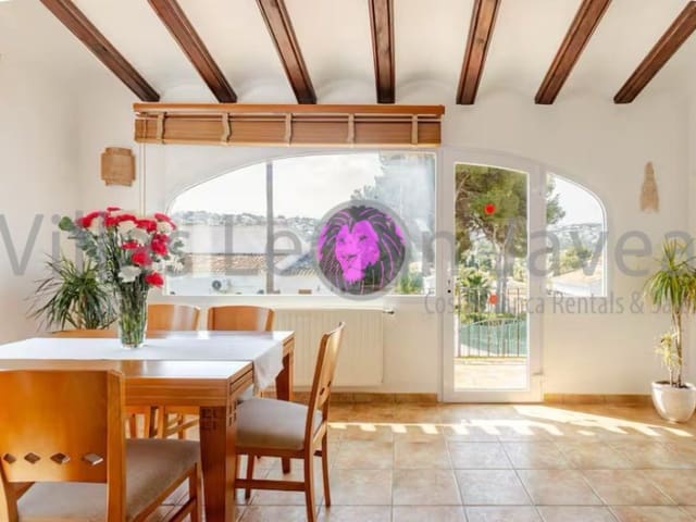 4 Zimmer Villa zu verkaufen in Cap Martí - El Tossalet - Pinomar, Javea / Xàbia mit Pool Garage - 685.000 € (Ref: 9605294)