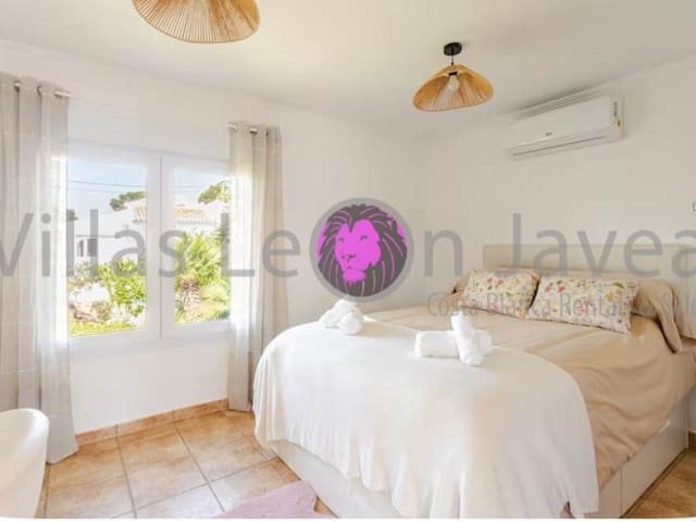 4 Zimmer Villa zu verkaufen in Cap Martí - El Tossalet - Pinomar, Javea / Xàbia mit Pool Garage - 685.000 € (Ref: 9605294)