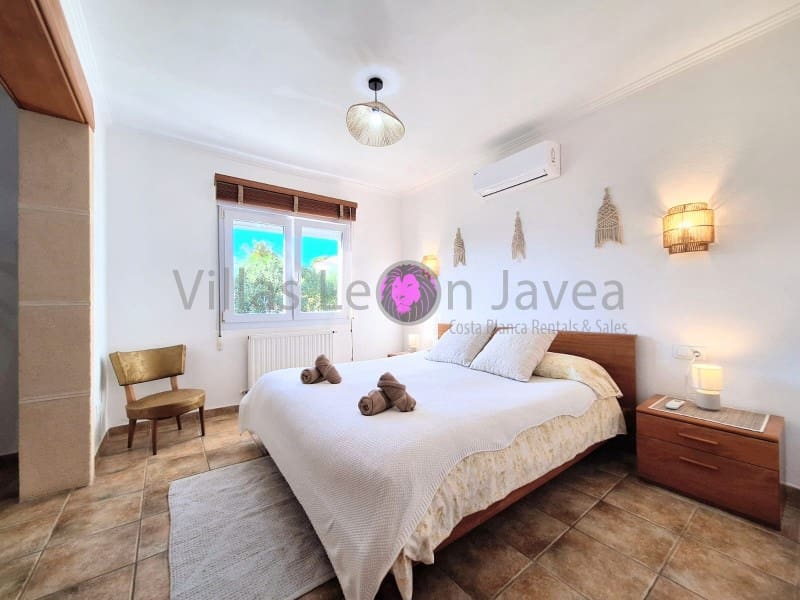 4 Zimmer Villa zu verkaufen in Javea / Xabia mit Pool Garage - 685.000 € (Ref: 9605294)