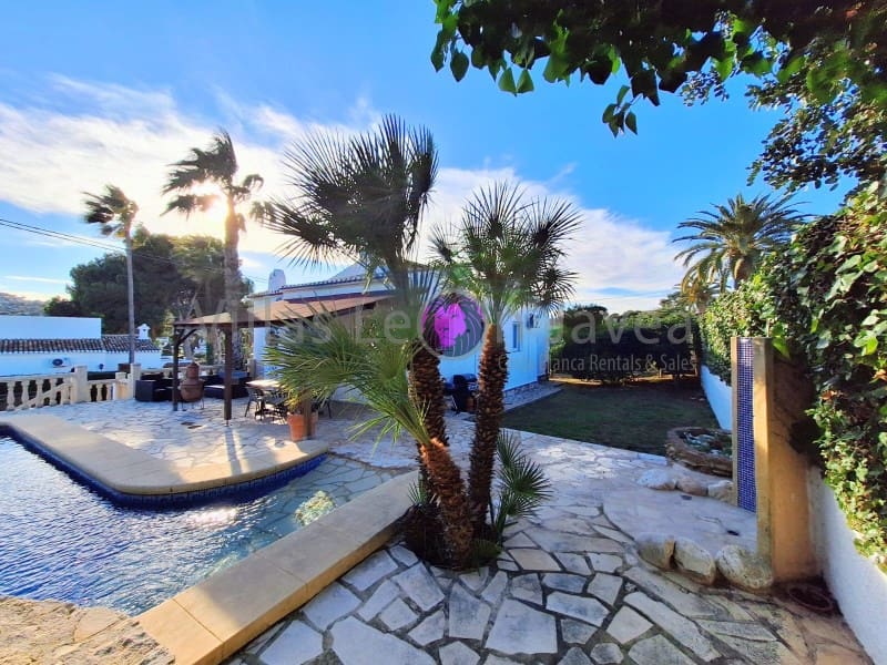 4 Zimmer Villa zu verkaufen in Javea / Xabia mit Pool Garage - 685.000 € (Ref: 9605294)