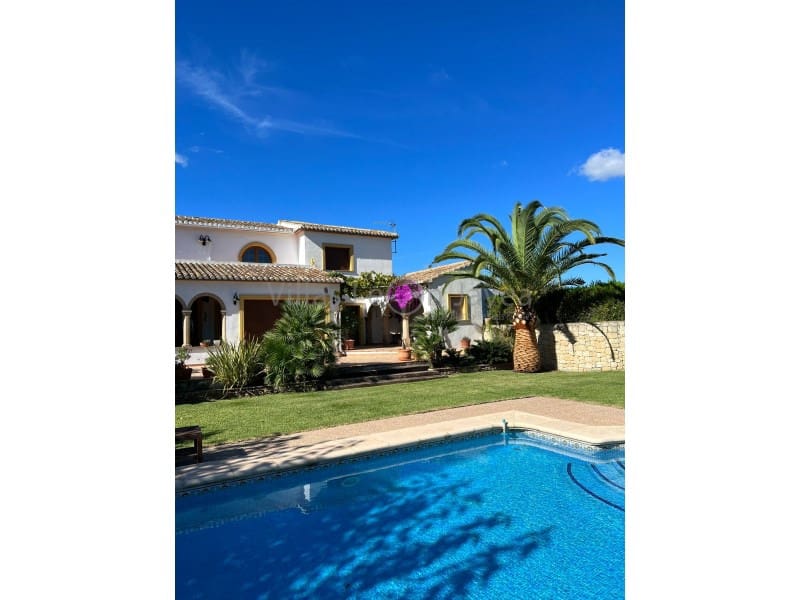 Chalet de 3 habitaciones en Benitachell / Benitatxell en alquiler - 3.500 € (Ref: 9605296)