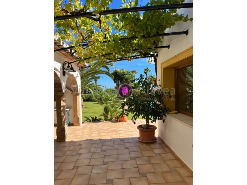 Chalet de 3 habitaciones en Benitachell / Benitatxell en alquiler - 3.500 € (Ref: 9605296)