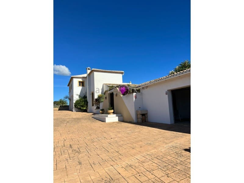 Chalet de 3 habitaciones en Benitachell / Benitatxell en alquiler - 3.500 € (Ref: 9605296)