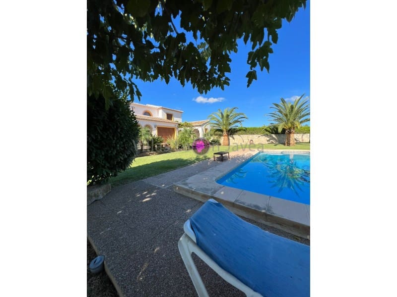 Chalet de 3 habitaciones en Benitachell / Benitatxell en alquiler - 3.500 € (Ref: 9605296)