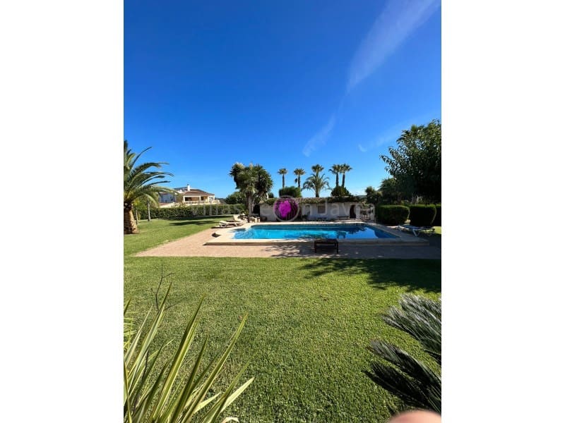 Chalet de 3 habitaciones en Benitachell / Benitatxell en alquiler - 3.500 € (Ref: 9605296)