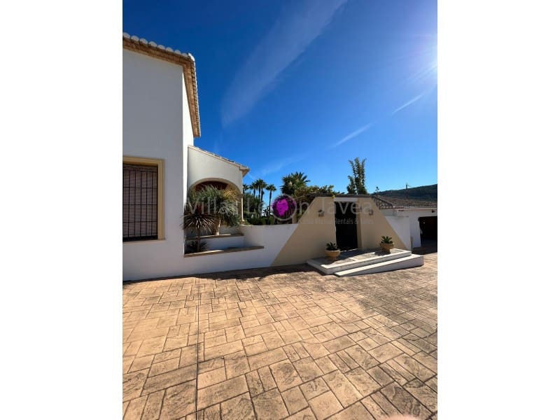 Chalet de 3 habitaciones en Benitachell / Benitatxell en alquiler - 3.500 € (Ref: 9605296)