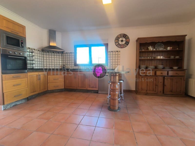 Chalet de 3 habitaciones en Benitachell / Benitatxell en alquiler con piscina - 3.500 € (Ref: 9605296)
