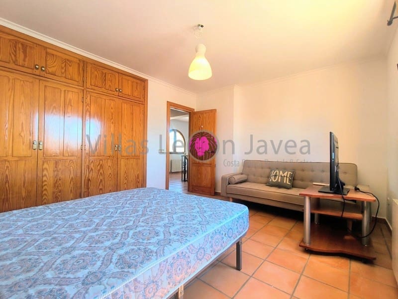 Chalet de 3 habitaciones en Benitachell / Benitatxell en alquiler con piscina - 3.500 € (Ref: 9605296)