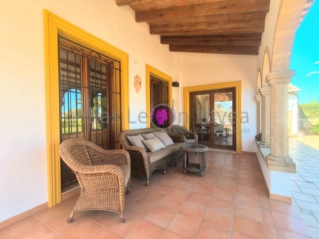 3 bedroom Villa for rent in Benitachell / Benitatxell with pool - € 3,500 (Ref: 9605296)