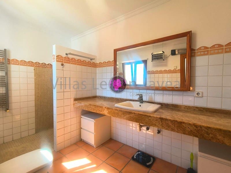 Chalet de 3 habitaciones en Benitachell / Benitatxell en alquiler con piscina - 3.500 € (Ref: 9605296)