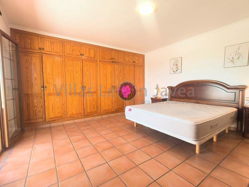 Chalet de 3 habitaciones en Benitachell / Benitatxell en alquiler con piscina - 3.500 € (Ref: 9605296)