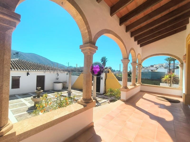 Chalet de 3 habitaciones en Benitachell / Benitatxell en alquiler con piscina - 3.500 € (Ref: 9605296)