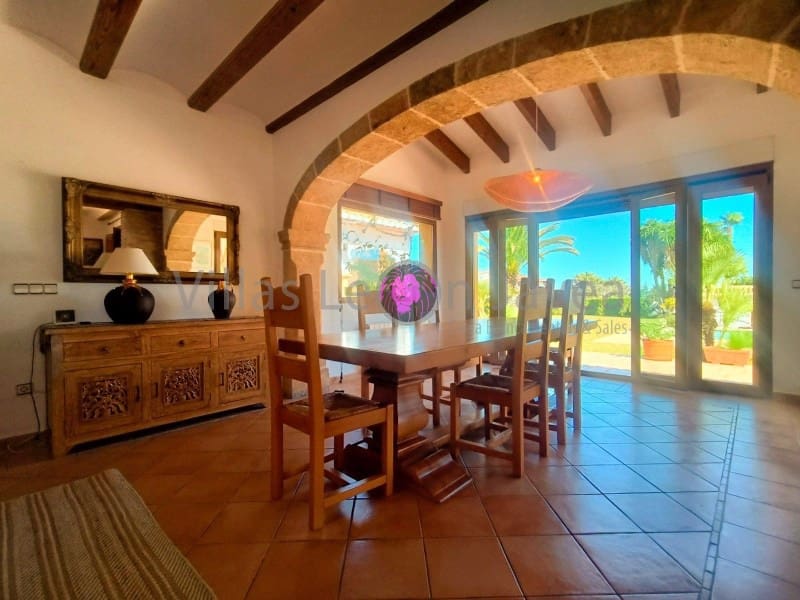 Chalet de 3 habitaciones en Benitachell / Benitatxell en alquiler con piscina - 3.500 € (Ref: 9605296)