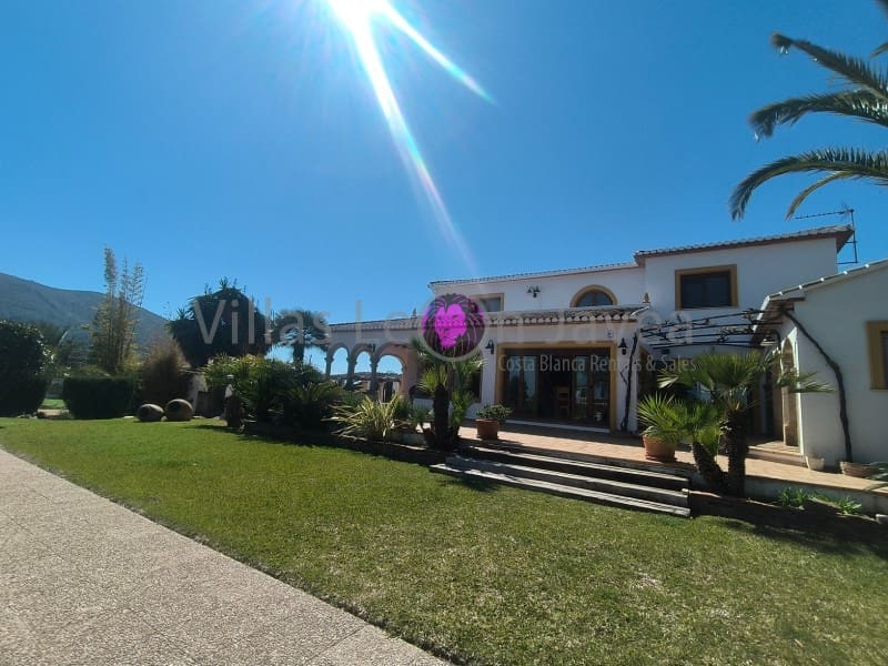 Chalet de 3 habitaciones en Benitachell / Benitatxell en alquiler con piscina - 3.500 € (Ref: 9605296)