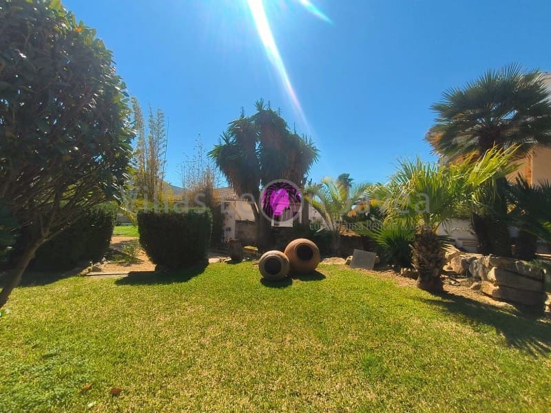 Chalet de 3 habitaciones en Benitachell / Benitatxell en alquiler con piscina - 3.500 € (Ref: 9605296)