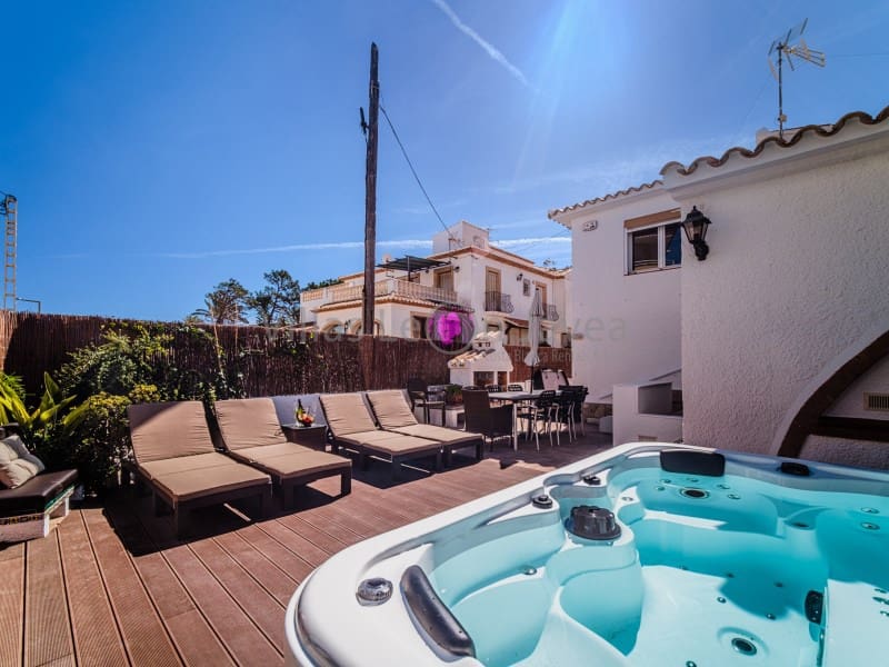 4 bedroom Villa for holiday rental in Javea / Xabia - € 1,170 (Ref: 9605297)